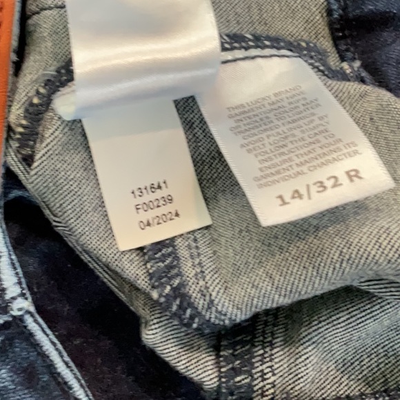 SALE!- NWOT Lucky Brand Stevie Flare jeans. Was $19 now summer sale $16 - Picture 15 of 15